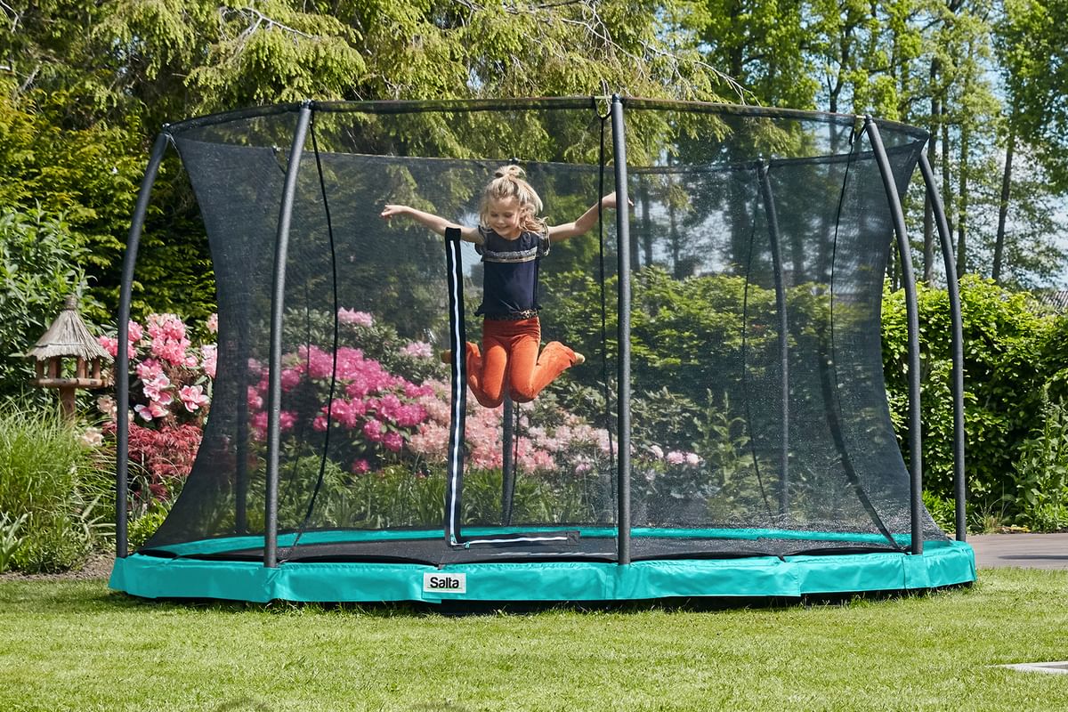 Inground trampoline or on legs? Discover the benefits!